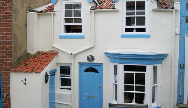 Cosy Cottage in Staithes. North Yorkshire Moors Coast. Weekend Breaks Available