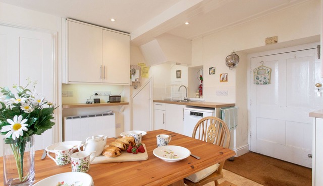Cosy Cottage - Stunning Sea Views Over Coverack by Porthleven & Lizard Holidays