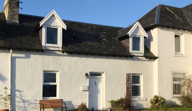 Cosy cottage with direct view of Loch Fyne