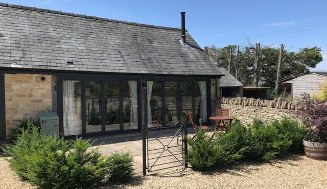 Cosy countryside studio with log burner stove