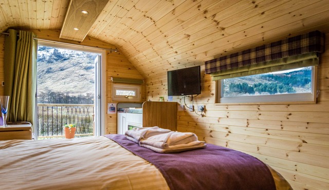 Cosy Eco Cabin with stunning views