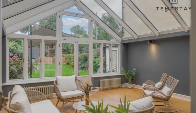 Cosy Family Home Near Thorpe Park & Legoland