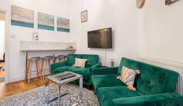 ^Cosy Two Bed AirCondisioned Apartment in Heart of Covent Garden London^