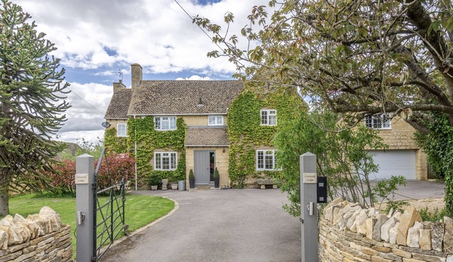 Cotswold Lodge