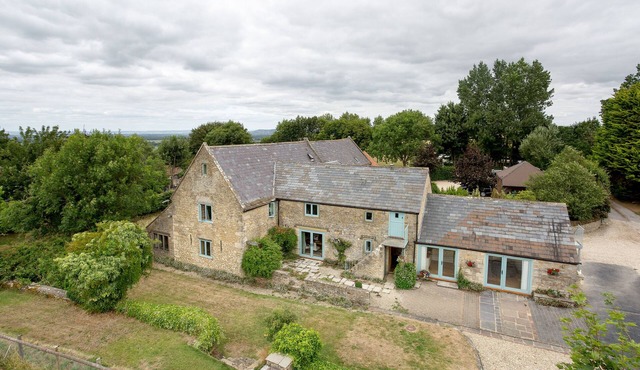 Cotswolds Barn Apartment - luxury self catering near Bath & Bristo