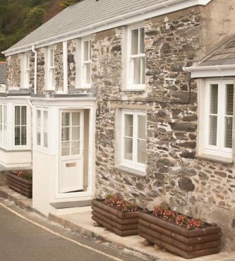 Cottages at the Lugger