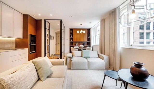 Covent Garden 2 bed, 2 bath duplex