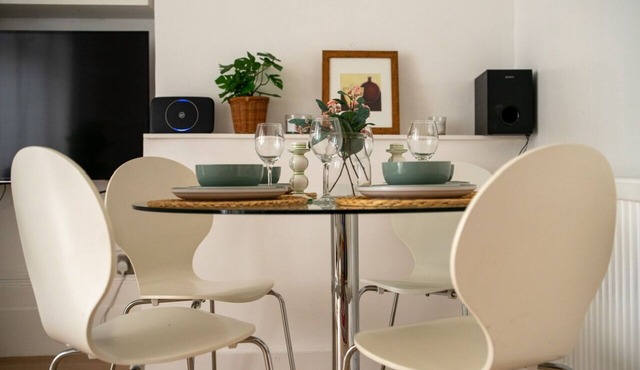 Cozy 1 Bed Apartment in London, 15 minutes from London Bridge!