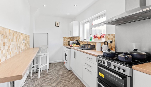 Cozy 3 Bedroom Entire House For Short and Long Stay