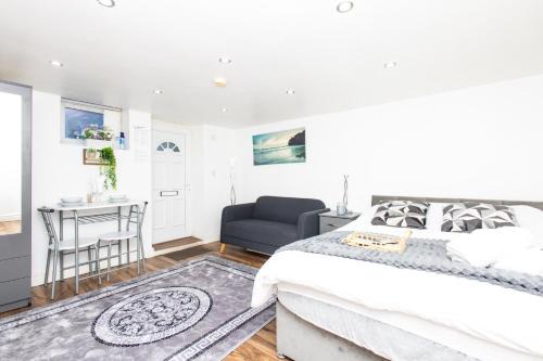 Cozy Studio Flat, 7mins from CENTRE, Parking, WiFi & Netflix