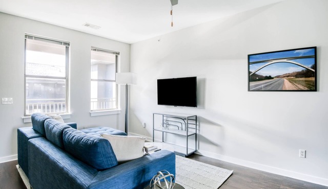 CozySuites Music Row Chic 1BR in Nashville! 42