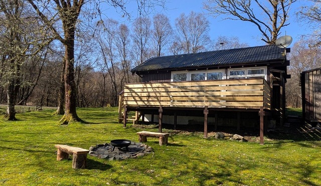 Cruachan is a charming cabin, in peaceful, woodland location by babbling burn.