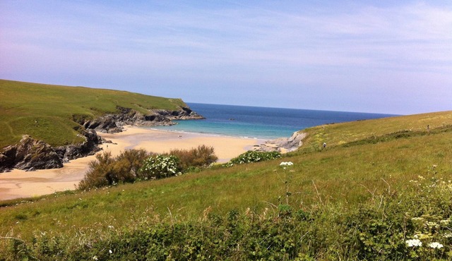 Cubert. Renovated 16th C. cottage Nr Crantock Holywell and Polly Joke beaches