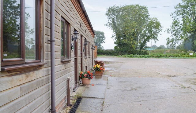 Dairy Cottage - UKC3735