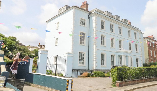 DAWN CATCHER, family friendly, luxury holiday cottage in Falmouth