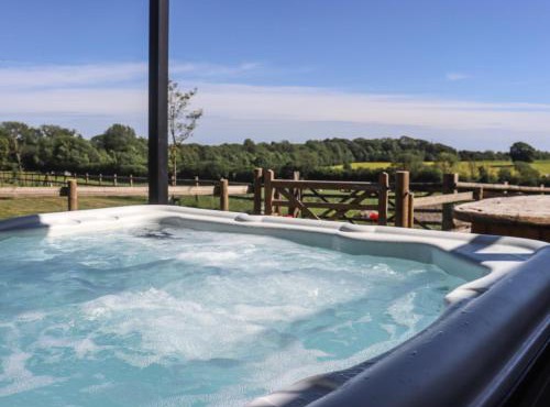 Deerview Stables - Uk51043