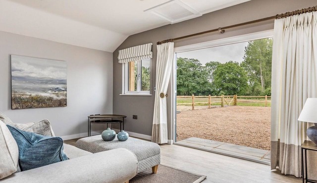 Delightful 1 bed lodge in South Downs village - Pass the Keys
