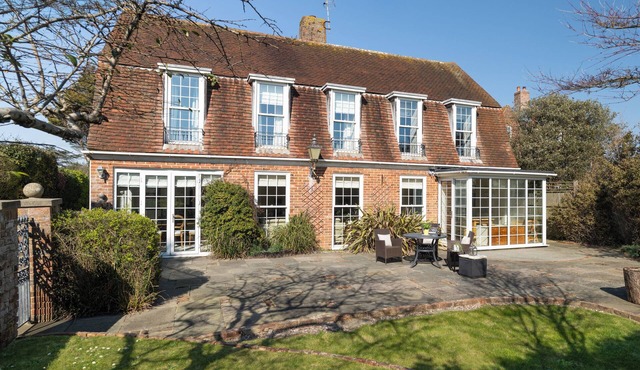 Delightful seaside house with large secluded rear garden sleeps maximum 8 people