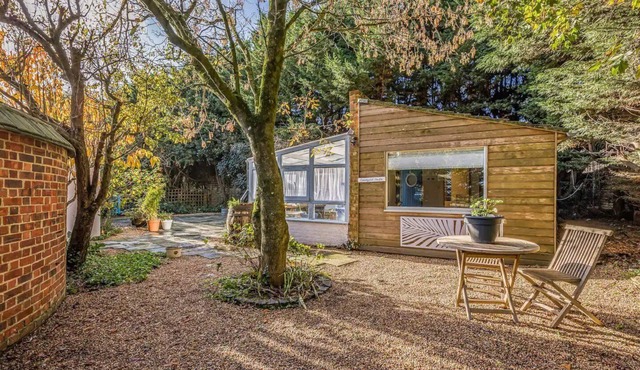 Delightful Studio in West Ashling - Pass the Keys