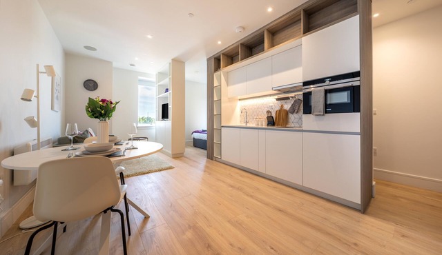 Deluxe Studio - Luxury Stay - Onsite Free Parking