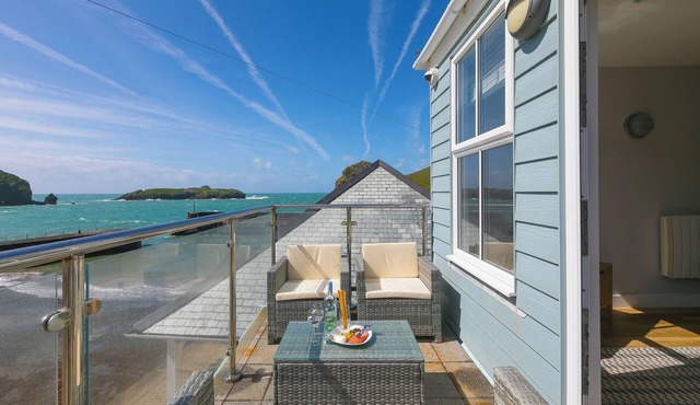 DEMELZA, pet friendly, luxury holiday cottage, with pool in Mullion
