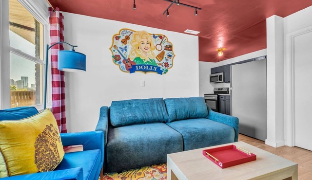 Dolly Parton 2BR Retreat Near Broadway and Downtown