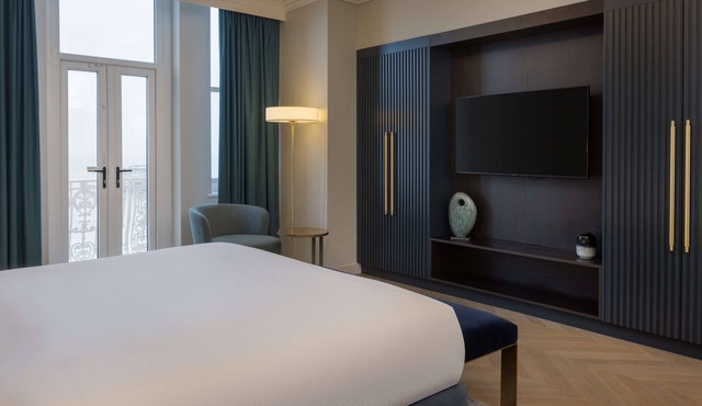 DoubleTree by Hilton Brighton Metropole