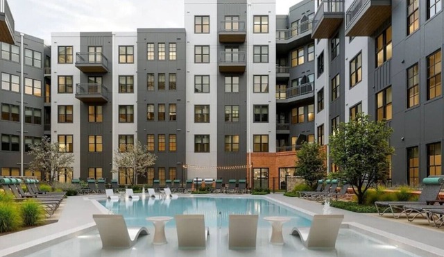Downtown Bham. Pool. City Views. Gym. Luxury