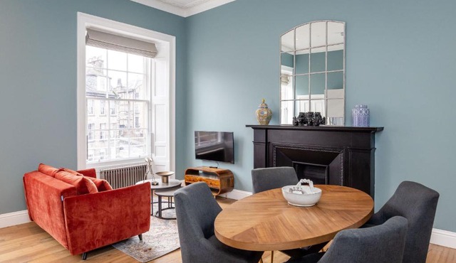 Dragon Suites Luxury Apartments at 9 Albyn Place