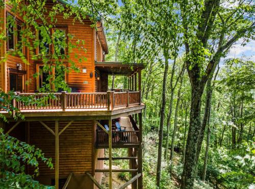 Eagle Nest Lodge Hot Tubs & Mountain Views