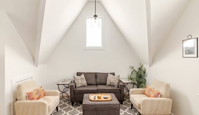 East Nashville New Guesthouse Walk to 5 Points!