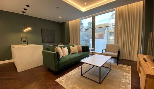 Elegant Apartment w/Parquet Floors & Modern Kitchen - Ideal for a Cosy Retreat