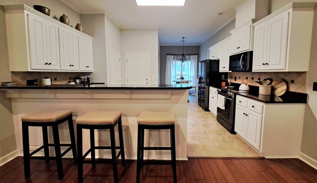 Elegant Comfortable Home w/Charming Garden Near Downtown Aiken