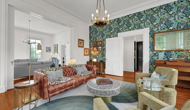 Elegant Historic Downtown Retreat | Walk to Everything | By Sea Scape