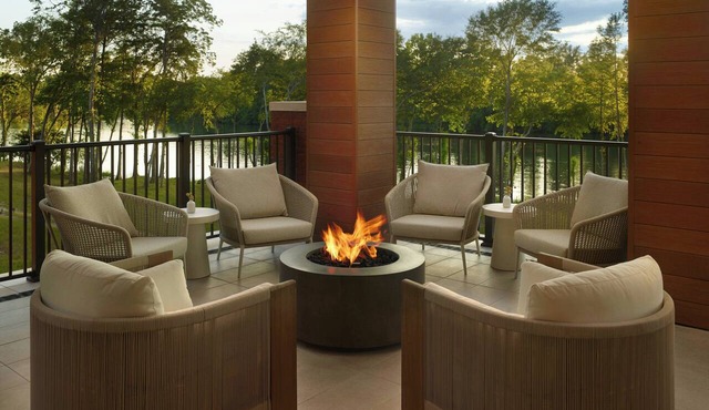Element by Marriott Bainbridge Riverfront