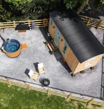Elephant View Shepherds Hut