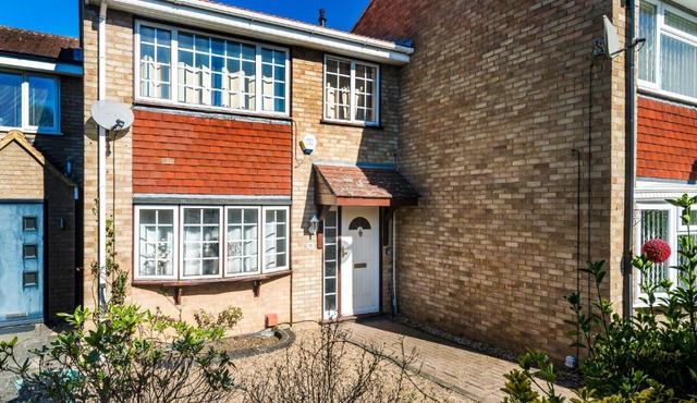 Elstree Luxury Hse Contractors, Family, Industrial Area Harry Porter