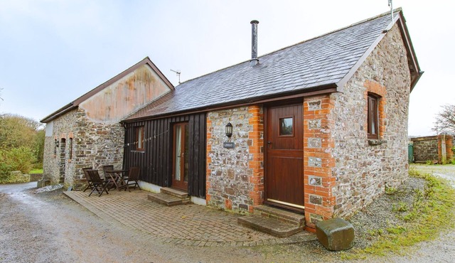 Enjoy tranquil Devon but near the coast.