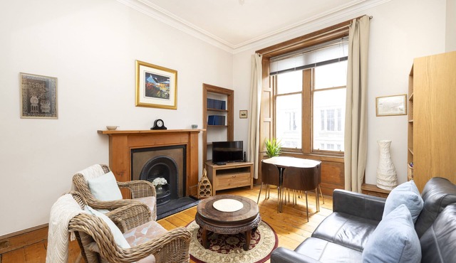 Entire Charming 1BR Edinburgh Apt near city centre