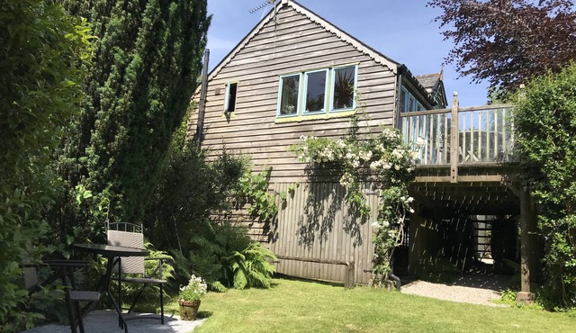 Enys Boathouse - a unique and quirky holiday let in the heart of rural Cornwall