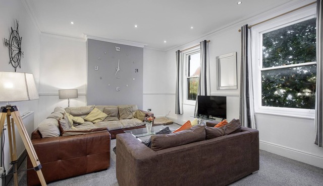 Exceptionally spacious, central apartment in Lytham St Annes