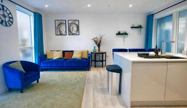 Executive 3-Bed 2-Bath Apartment Central London