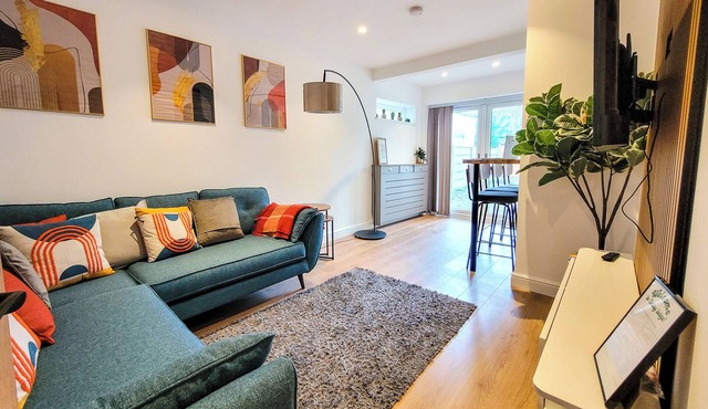 Exquisite 4 Bed 2.5 Bath Ilford London