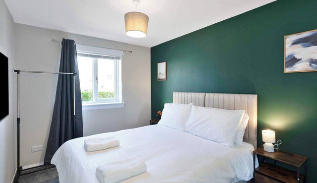 Family & Contractor Stay - Parking - Nr Edinburgh