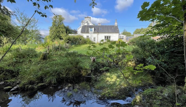 Family Friendly Farm Cottage on Loch Awe