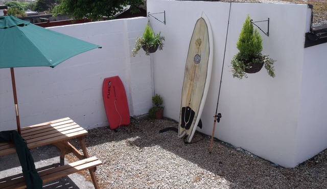 Family Holiday Home, Very Close to Beach, in Quiet Road. Private Garden.