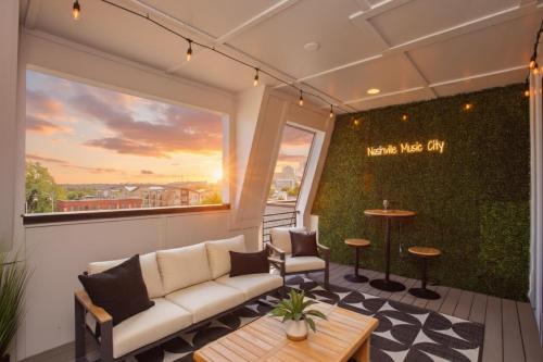 Fantastic Elegance Rooftop Views of Nashville