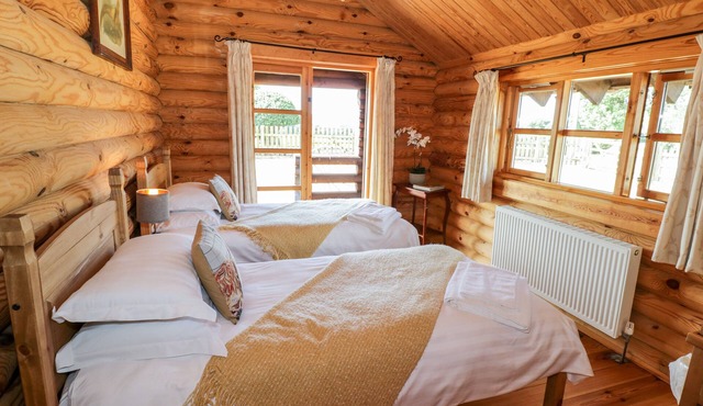 Far Coley Farm & Log Cabin