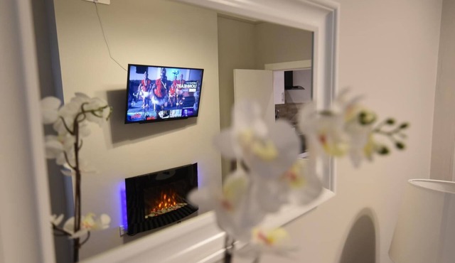 First - Slateford House Apartment