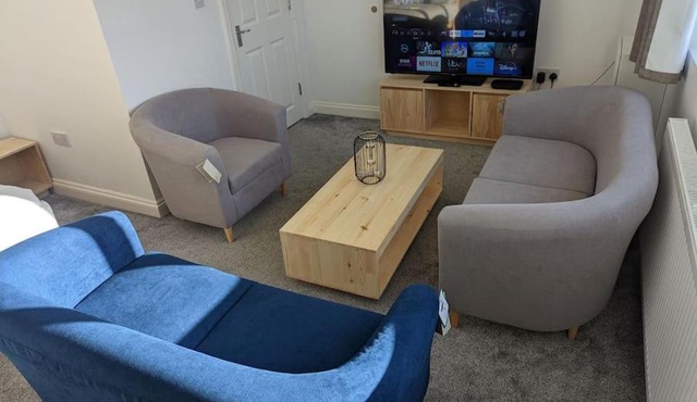 Flat with great transport links